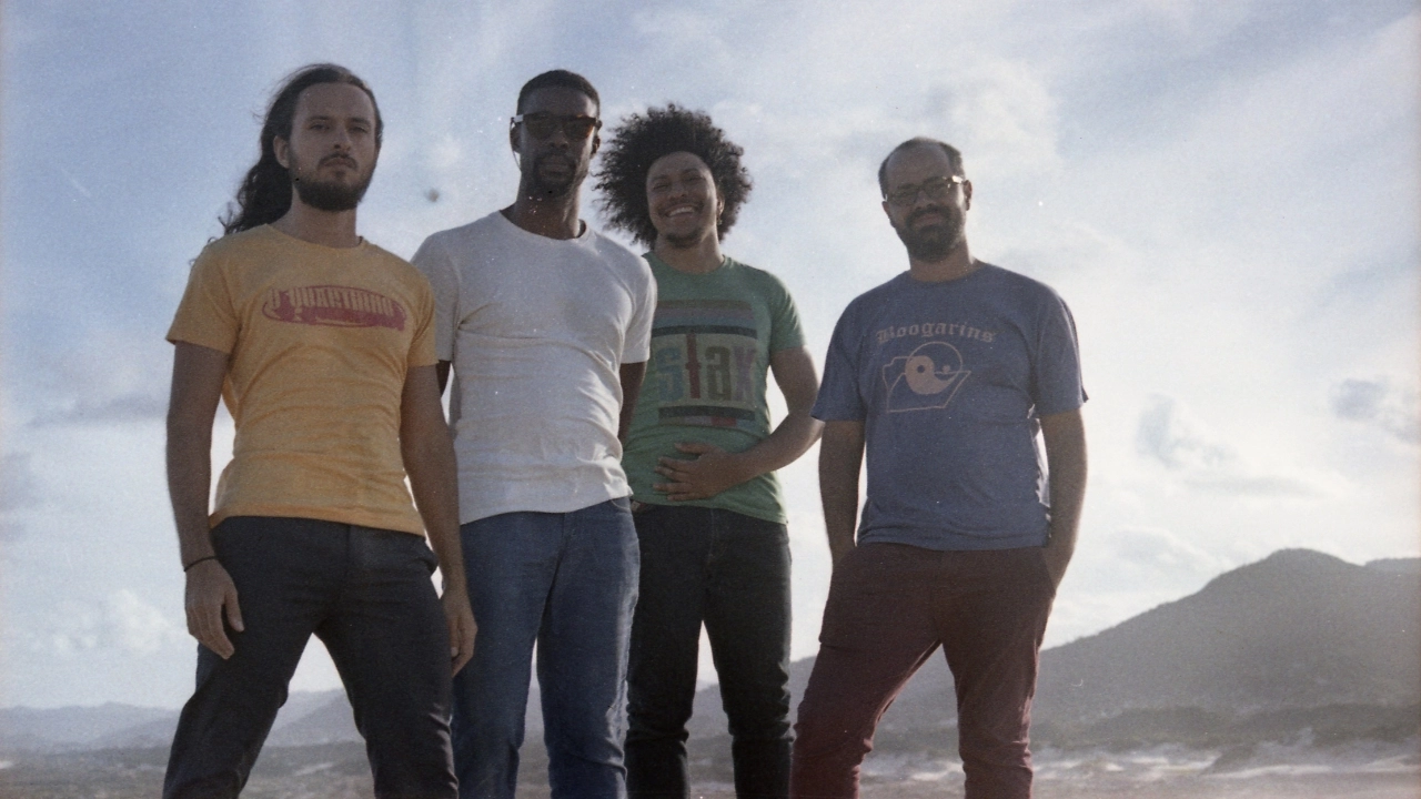 Boogarins apresenta “10 Anos de Manual” em Curitiba