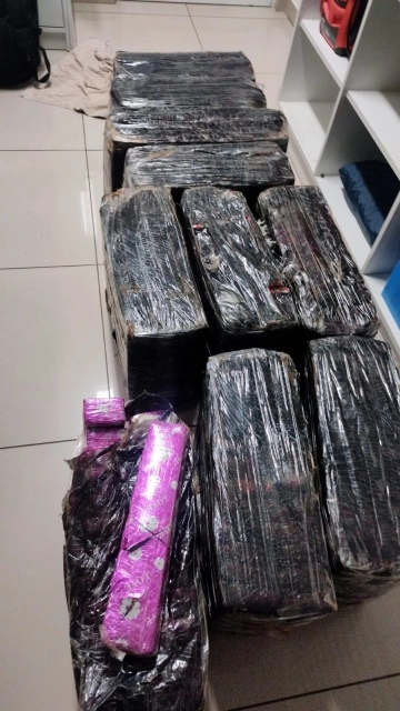 Homem é preso com 202 quilos de maconha após fugir da PRF na BR-282