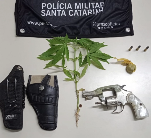 Filho é preso após ameaçar a própria mãe de morte em Campo Erê