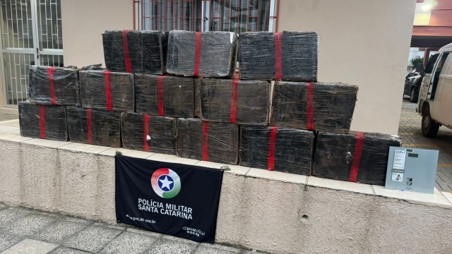 PM apreende cerca de 318 quilos de maconha na BR-282, em SC