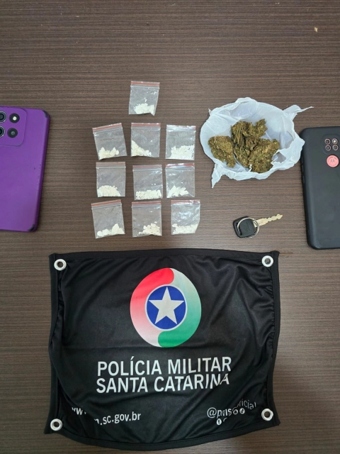 Dois homens são presos por tráfico de drogas após tentativa de fuga em Maravilha