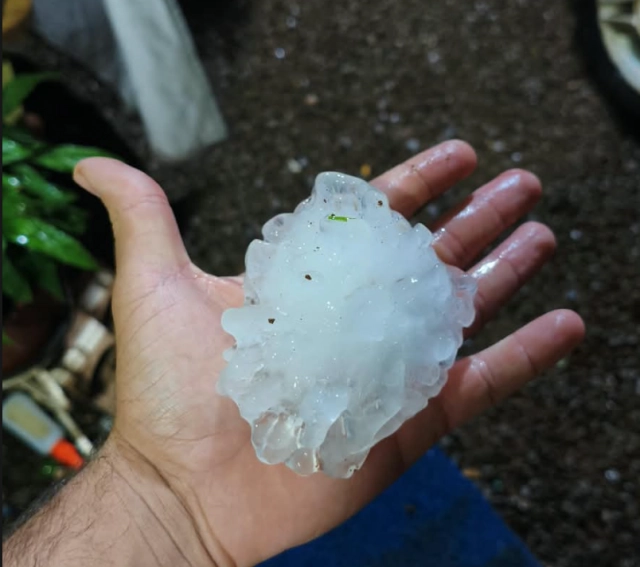 Granizo gigante causa pânico e destruição no Extremo Oeste de SC