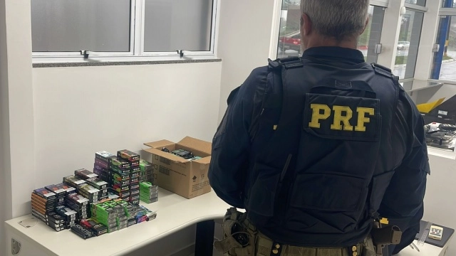 PRF apreende mais de 260 cigarros eletrônicos e insumos na BR-282
