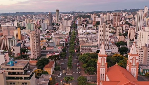 Avenida Getúlio Vargas terá alterações no trânsito em Chapecó nesta quinta-feira