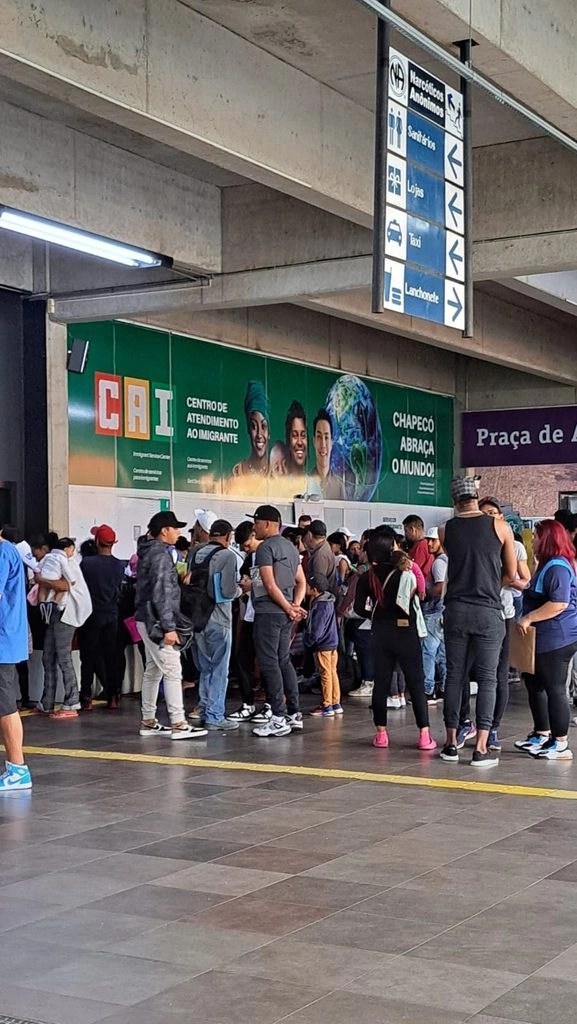 Prefeitura de Chapecó e Polícia Federal renovam parceria para atendimento a migrantes