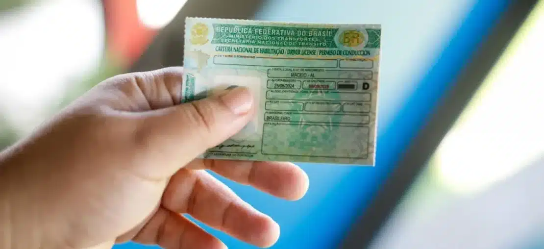 Nova lei altera o CTB e muda limite da CNH B; com isso, motorista não precisará de outra habilitação