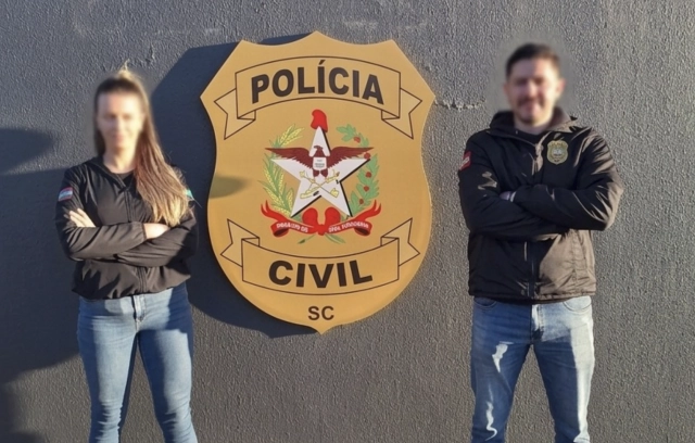 Operação contra grupo suspeito de extorsão com fotos íntimas cumpre mandado em Chapecó