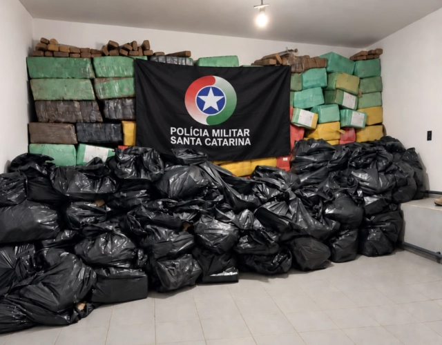 PM apreende mais de quatro toneladas de maconha e prende homem em SC
