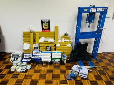 Operação apreende arsenal de armas, drogas e quase R$ 270 mil em dinheiro em Concórdia
