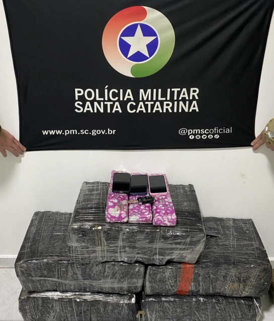Trio é preso com maconha após perseguição na BR-282 em Maravilha