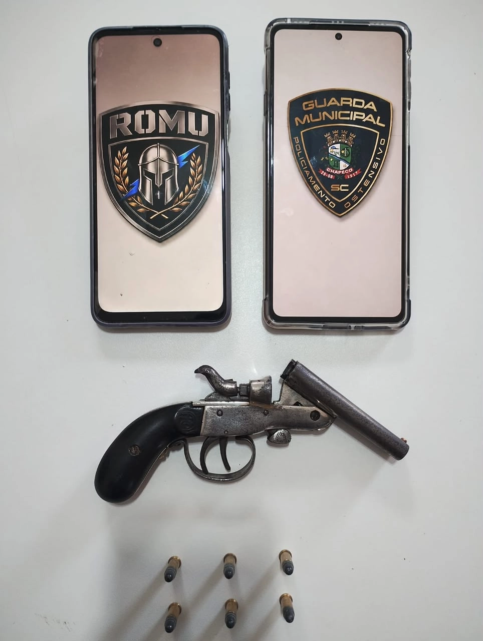 Homem é preso por violência doméstica e posse ilegal de arma em Chapecó