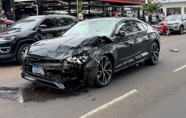Motociclista de 42 anos morre após colisão com carro em Chapecó