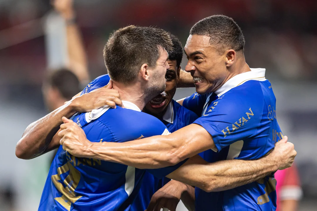 Grêmio sofre empate no fim contra o Remo, cai para 18º e chega pressionado ao Gre-Nal