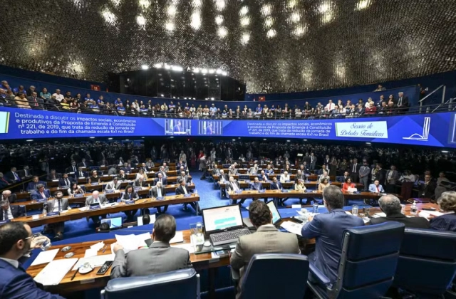 Senado aprova fim da escala 6x1 em dois turnos; proposta segue para promulgação