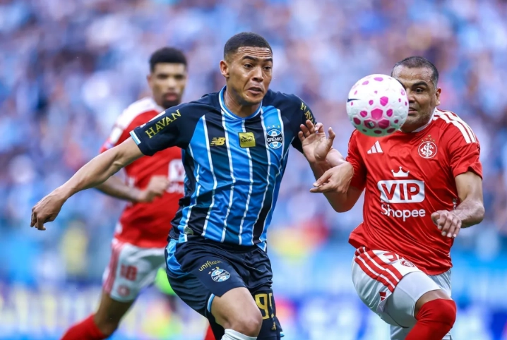 Grêmio e Internacional afundam na zona de rebaixamento e veem risco de queda aumentar no Brasileirão