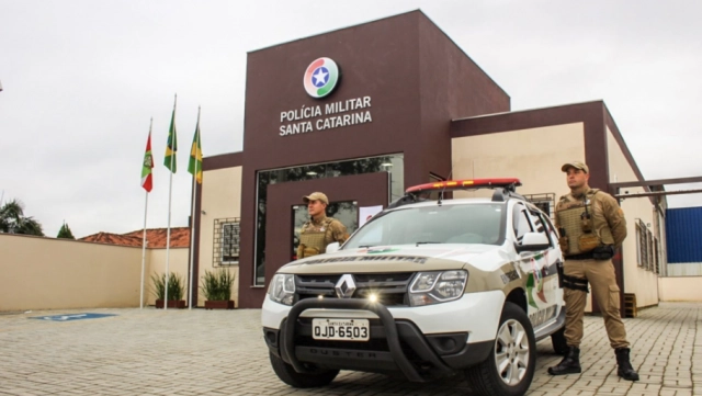 Polícia Militar de SC abre concurso com 500 vagas para soldados e salário de até R$ 9 mil