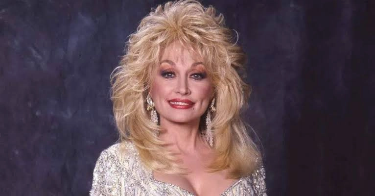 Cantora Dolly Parton morre aos 80 anos: Adeus à lenda da música country