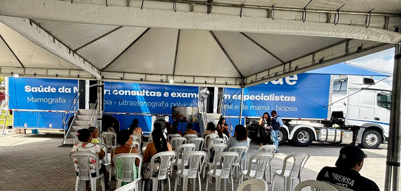 Secretário do Ministério da Saúde visita Carreta de Saúde da Mulher em Seabra (BA)