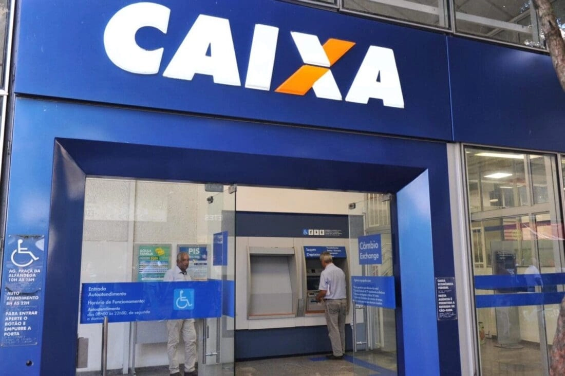 Bancários assinam CCT nesta quarta (9); empregados da Caixa entram em greve a partir do dia 10