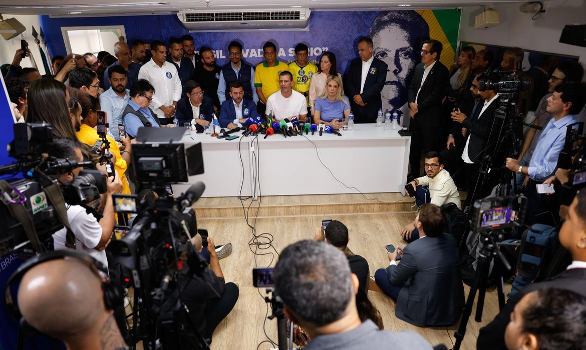 Douglas Ruas critica judicialização da eleição e se declara governador
