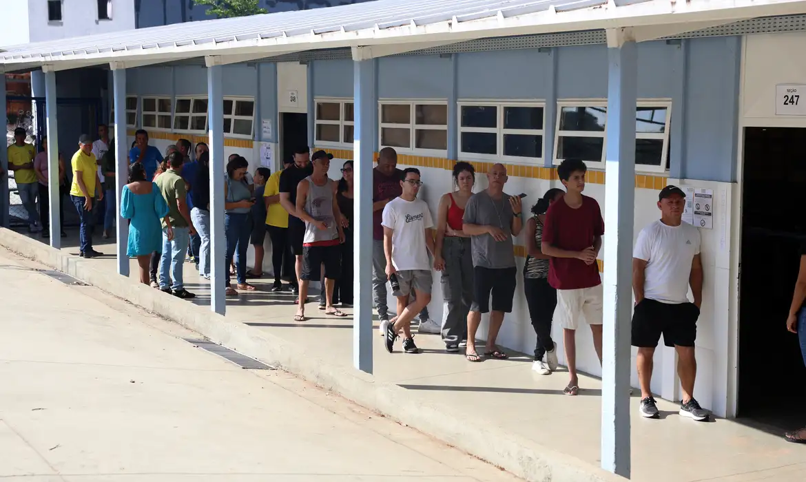 Zanin manda ampliar horário de votação ate as 19h