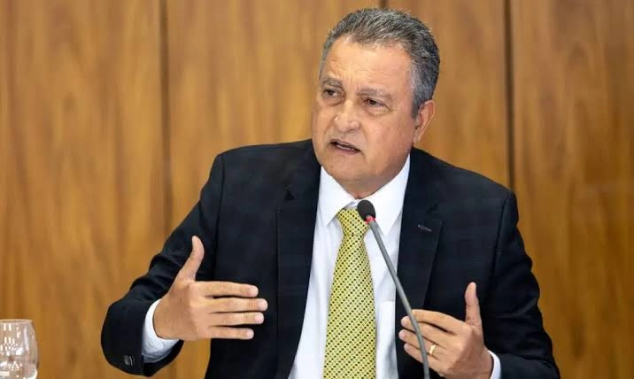Senador Rui Costa diz que PT pedirá prisão de Bruno Reis por falta de ônibus nas ruas na eleição
