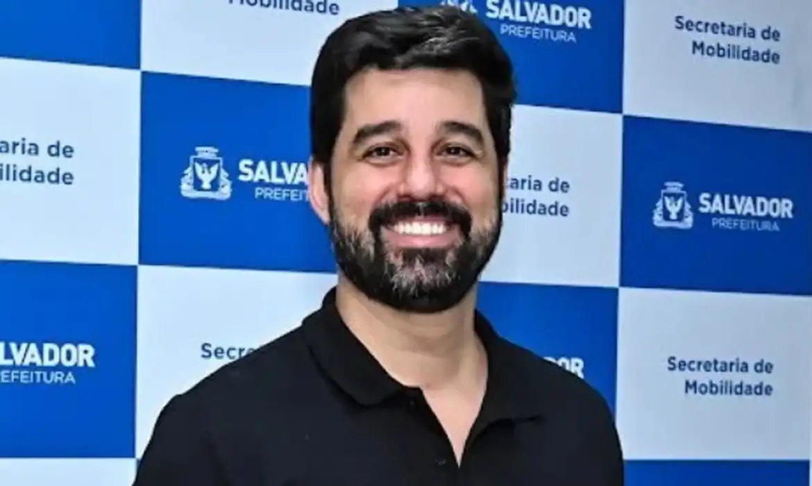 "DEU TIRO NO  PRÓPRIO PÉ "TRE-BA revoga ordem de prisão de secretário de Mobilidade de Salvador