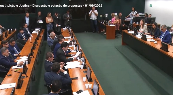 ENQUADRAMENTO NA UNIÃO: CCJC da Câmara aprova PEC 47, que beneficia quem trabalhou nos ex-territórios até 1998