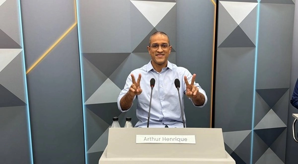 Em debate na Rede Amazônica, Arthur apresenta propostas em diversas áreas de interesse público