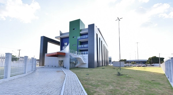 VALORIZAÇÃO: Com salário acima do piso nacional, Governo de Roraima celebra Dia do Professor com benefícios à categoria