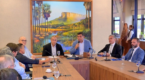 TRANSIÇÃO DE GOVERNO: Governador Soldado Sampaio recebe Arthur Henrique e autoriza compartilhamento de dados com nova equipe