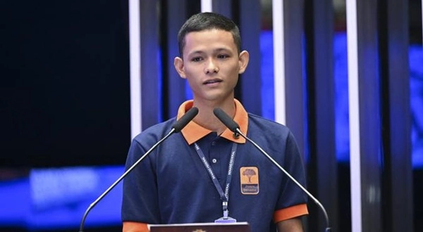 Representante de Roraima, estudante venezuelano tem apoio do Programa Jovem Senador para naturalização brasileira