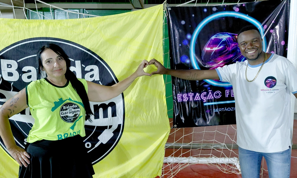 Integrantes do Balada de Garagem e do Estação Flashback anunciam namoro em aula de dança