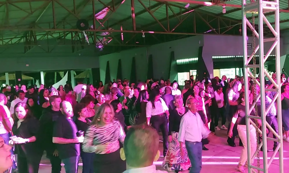 Encontro de grupos de dança promete impulsionar a cultura do flashback em Sertãozinho durante Baile Havaiano do Clube dos Metalúrgicos
