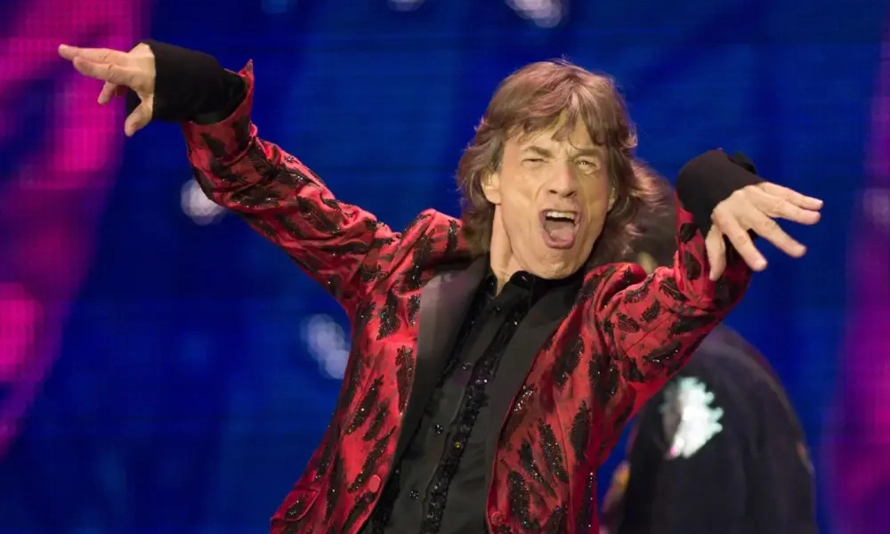 Aos 83 anos, Mick Jagger desafia o tempo com energia impressionante nos palcos