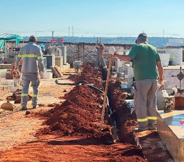 Prefeitura inicia obra que garantirá 100% de iluminação no Cemitério Municipal