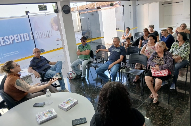 CRAS CENTRO PROMOVE AÇÃO DO AGOSTO LILÁS PARA CONSCIENTIZAÇÃO SOBRE A VIOLÊNCIA CONTRA A MULHER