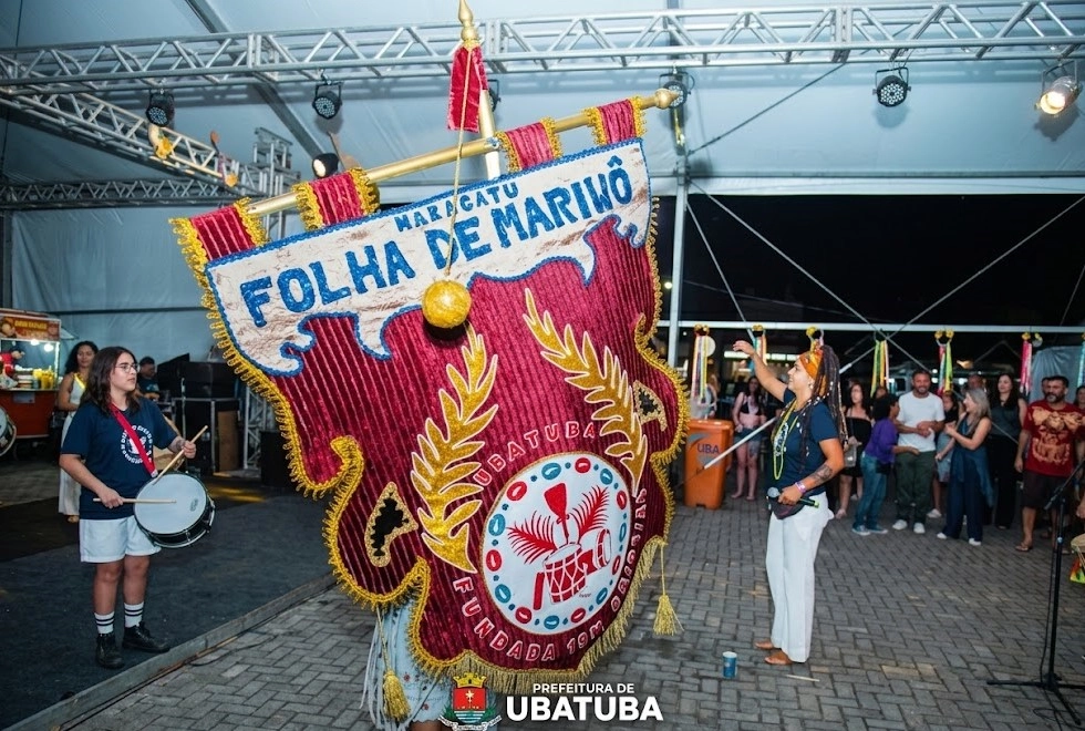 Caiçarada celebra raízes de Ubatuba com fandango, canoas e sabores tradicionais