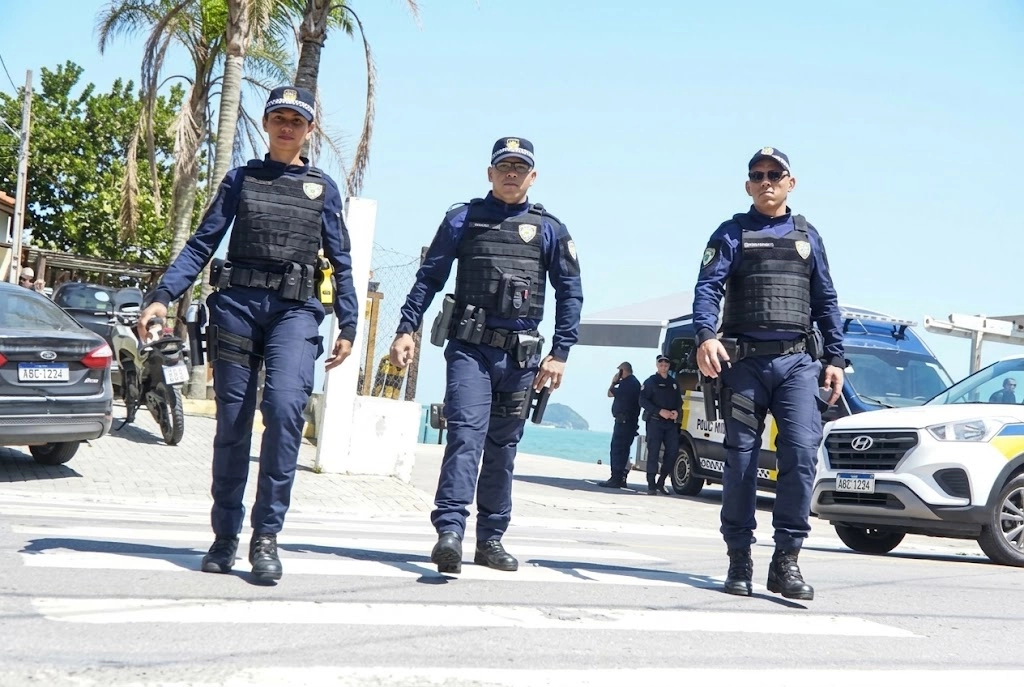 GCM prende três homens por suspeita de tráfico e embriaguez ao volante em São Sebastião
