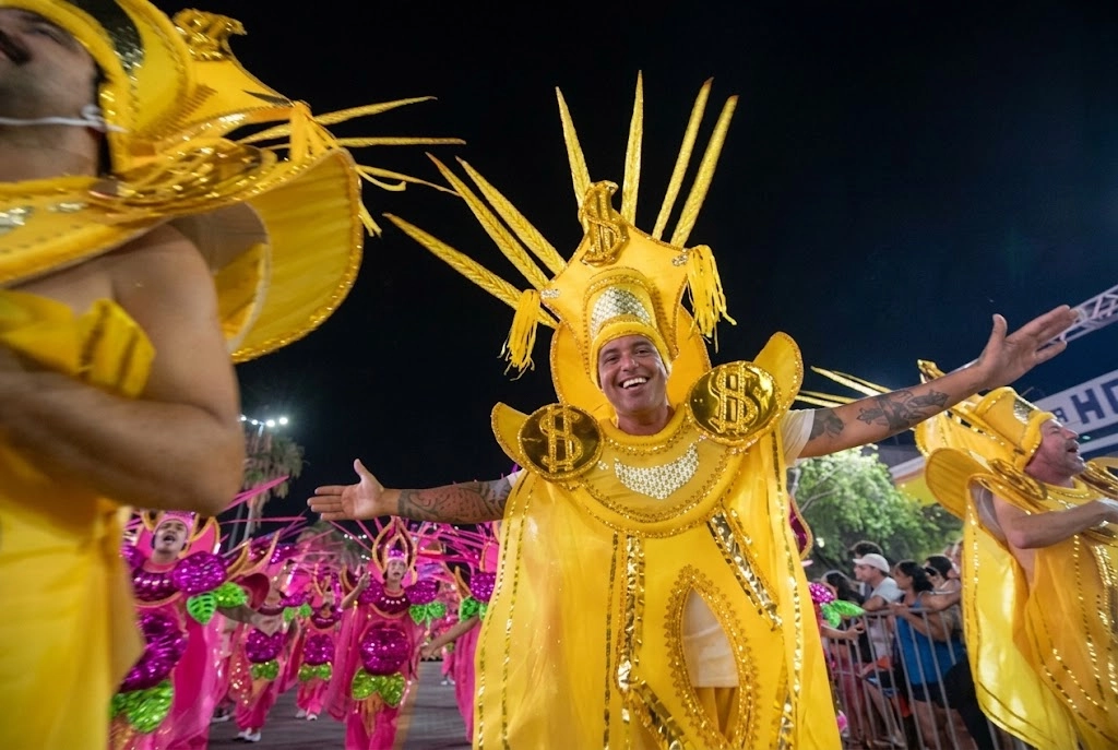 Escolas de samba de São Sebastião terão repasses para o Carnaval 2027 em outubro e janeiro