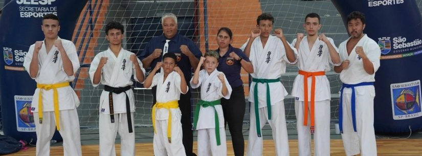 Karatê de Caraguatatuba conquista quatro ouros e três pratas em campeonato em São Sebastião