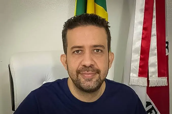 Deputado André Janones é internado em UTI após apresentar arritmia cardíaca