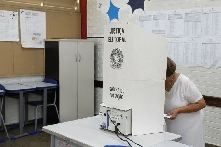 Eleições 2026: veja horários de votação e transporte gratuito em Caçapava neste domingo