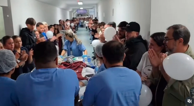 Hospital realiza corredor de aplausos em homenagem a goleiro de 14 anos após doação de órgãos em São José dos Campos