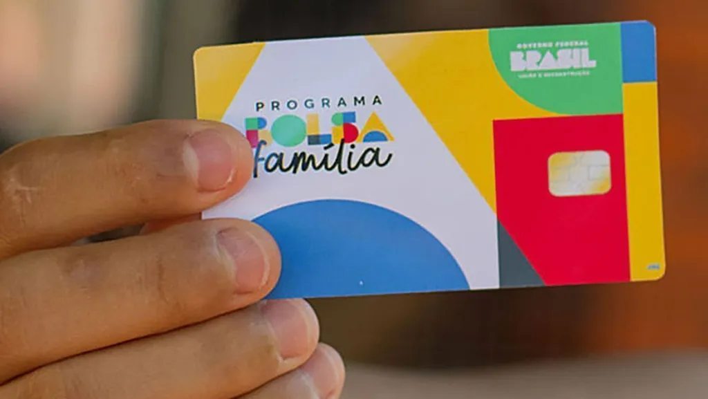 Lula anuncia reajuste de 15% no Bolsa Família; valor mínimo sobe para R$ 691.